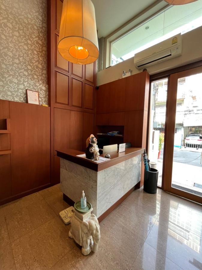 Jhouse Thonglor Hotel Bangkok Exterior photo